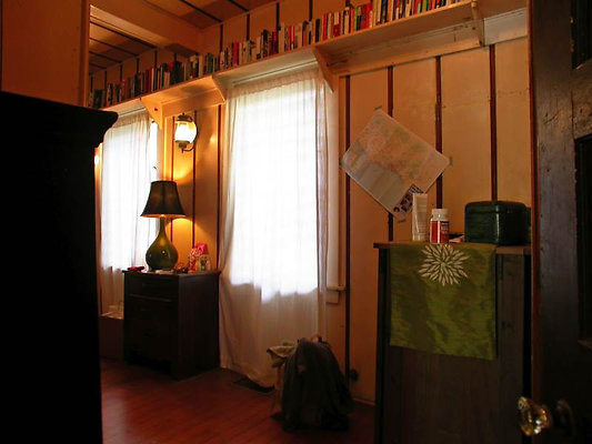 8537 bed 12