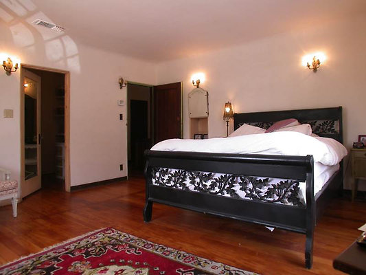 8537 bed 2
