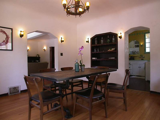 8537 dining 4