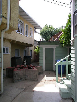 8537 patio 4