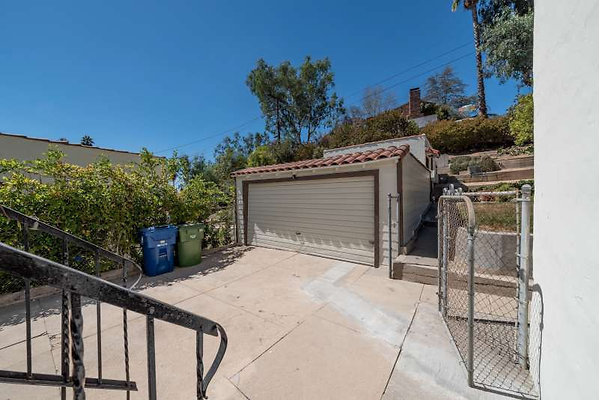 11249 garage 4