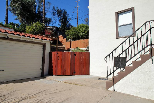 11249 garage 5