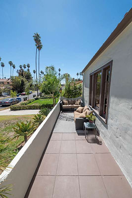 11249 porch 4