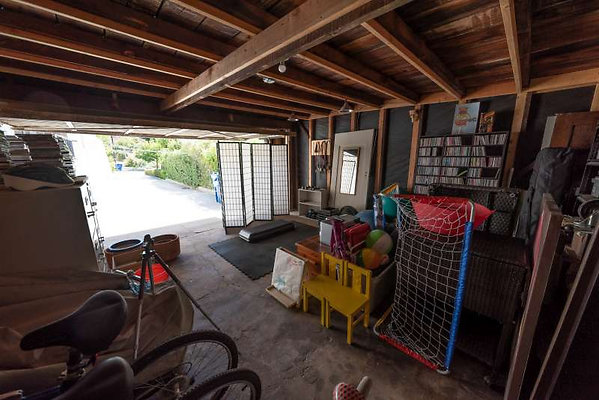 11249 garage 1