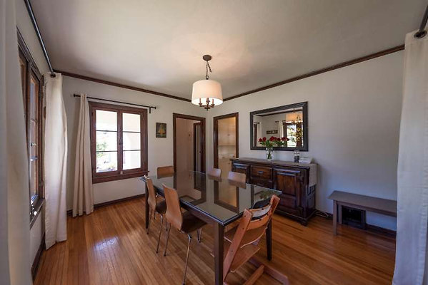11249 dining 3