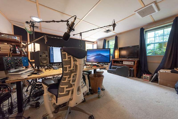 11470 studio 4